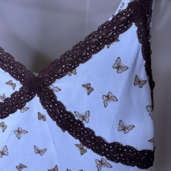 ‼️3 For $30‼️ Butterfly Print Lace Trim Cami Top - Picture 3 of 4